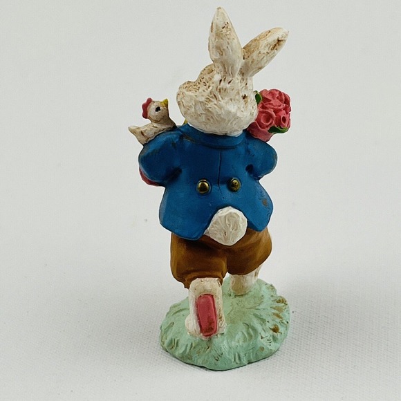 Cottontail Lane Courting Bunny Figurine Resin Candy Box Rose Bouquet Easter - Picture 3 of 5